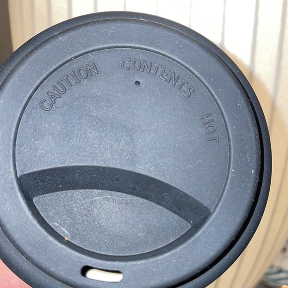 Travel mug with lid - Picture 2 of 4